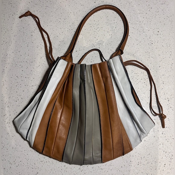 Vintage large LUPO Barcelona Abanico Pleated Hobo Shoulder Bag Made in Spain - Picture 2 of 11